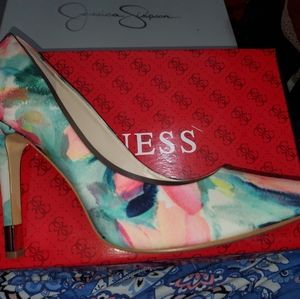 Guess Floral Pump
